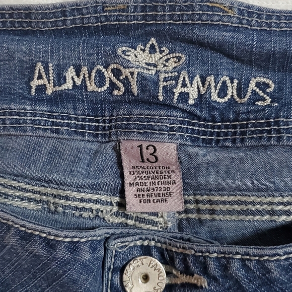 Almost Famous Distressed Cropped Blue Jeans - Picture 2 of 6